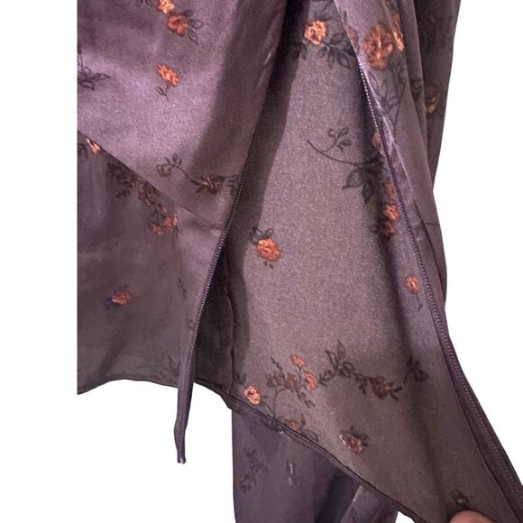 ASTR The Label Twist Front Floral Satin Keyhole Balloon Sleeve Top Plum, 
XL - Picture 4 of 9